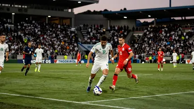 England Receive Hostile Welcome in Mexico City