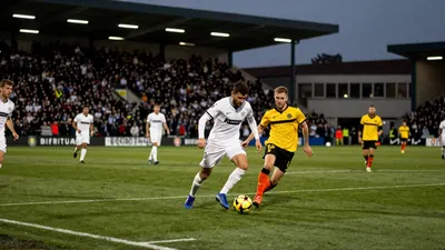 England Faces Mexico's Julian Quiñones